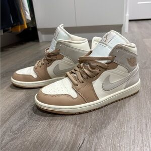 Women’s Jordan Air Retro 1 Mid